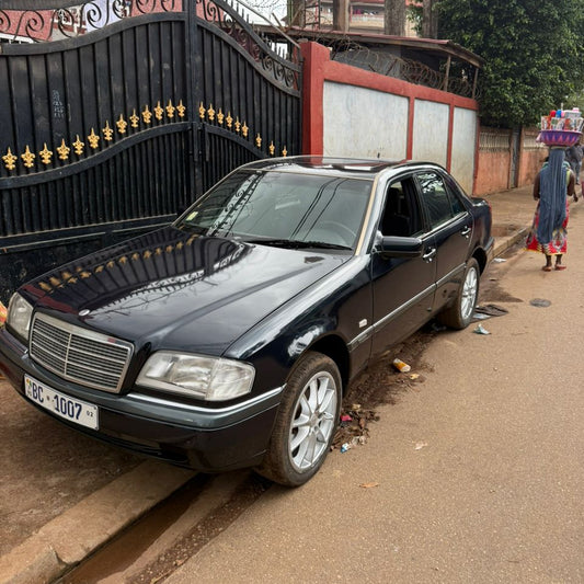 Mercedez Elegance a vendre 25.000.000 GNF (611162634)