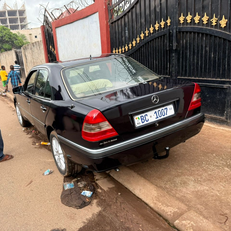Mercedez Elegance a vendre 30.000.000 GNF