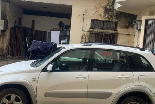 Location Toyota Rav4 Intermediaire à Conakry – Avec Chauffeur Inclus