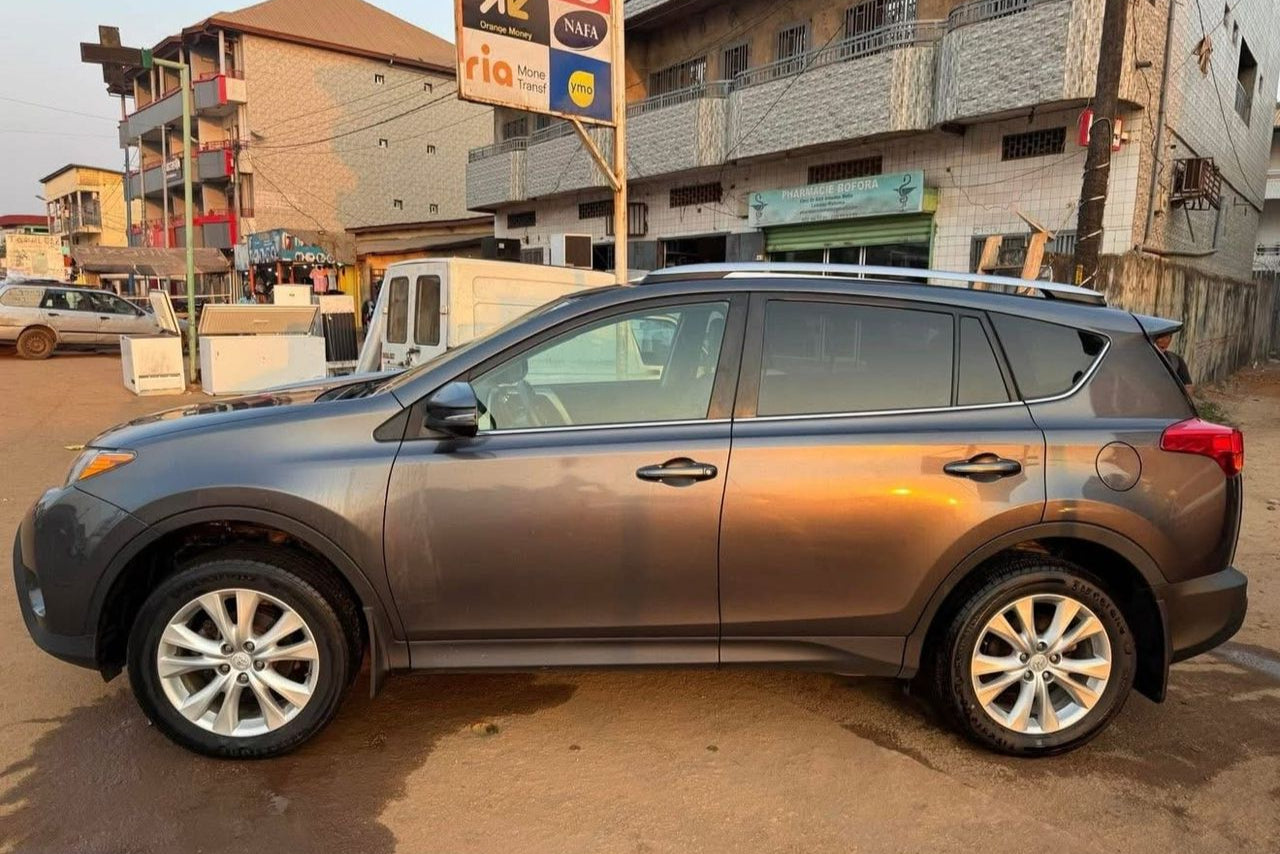 Location Toyota Rav4 à Conakry – Avec Chauffeur Inclus