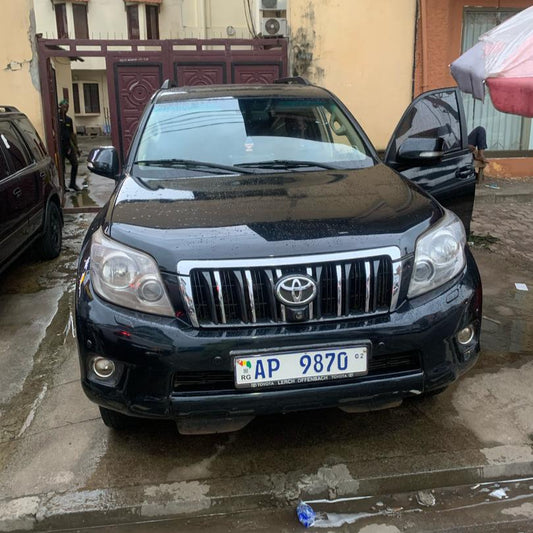 Location Toyota Prado à Conakry – Avec Chauffeur Inclus