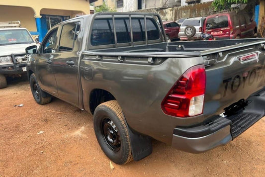Location Toyota Pickup à Conakry – Avec Chauffeur Inclus