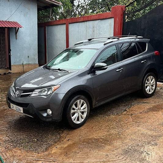 Location Toyota Rav4 à Conakry – Avec Chauffeur Inclus